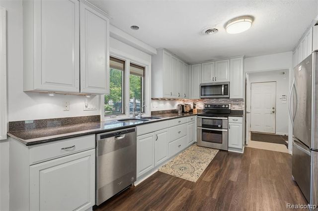 30715 N Greenbriar Road, Franklin, MI 48025