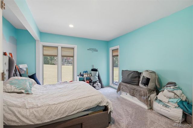 30715 N Greenbriar Road, Franklin, MI 48025