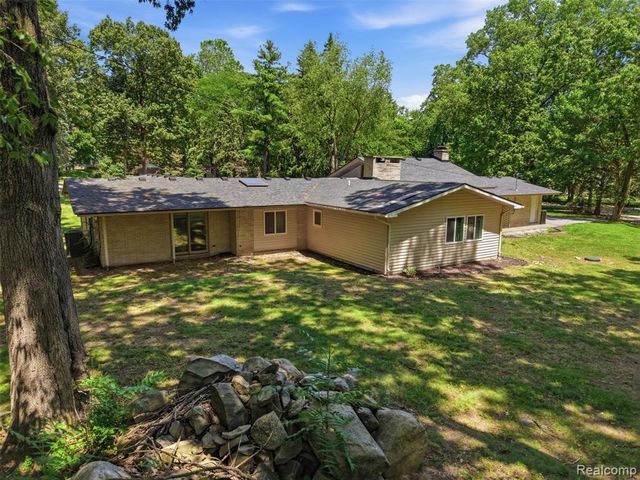 30715 N Greenbriar Road, Franklin, MI 48025