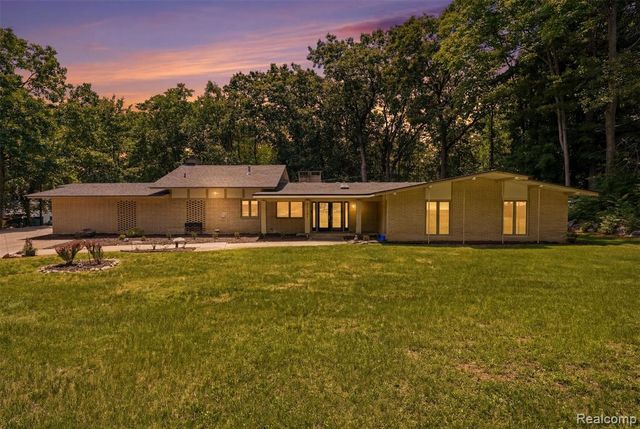 30715 N Greenbriar Road, Franklin, MI 48025