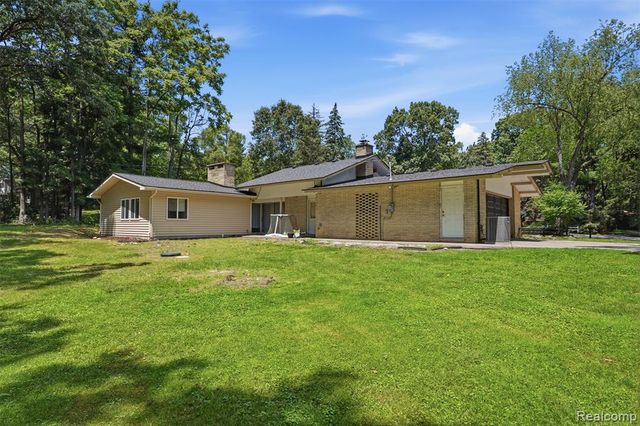 30715 N Greenbriar Road, Franklin, MI 48025