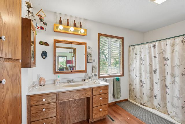 5185 W 58th Street N, Newton, IA 50208