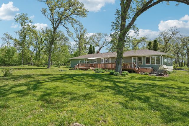 5185 W 58th Street N, Newton, IA 50208