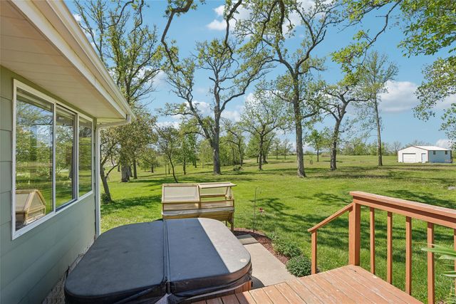 5185 W 58th Street N, Newton, IA 50208