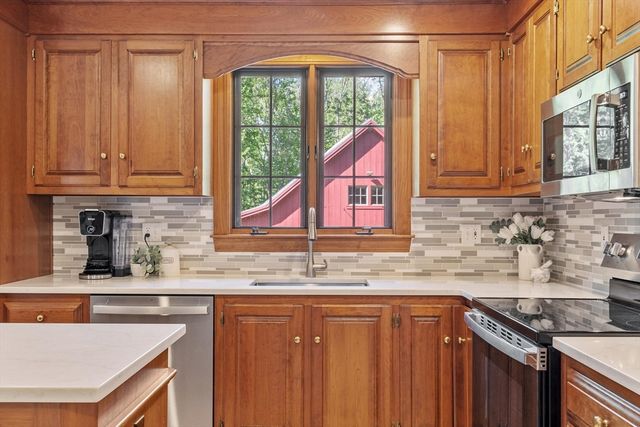 66 Woobly Rd, Bolton, MA 01740