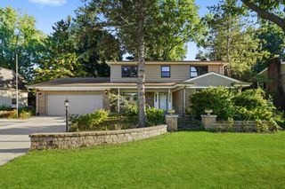 5647 Inverness Drive, Rockford, IL 61107