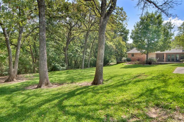 649 Anderson Road, Whitesboro, TX 76273