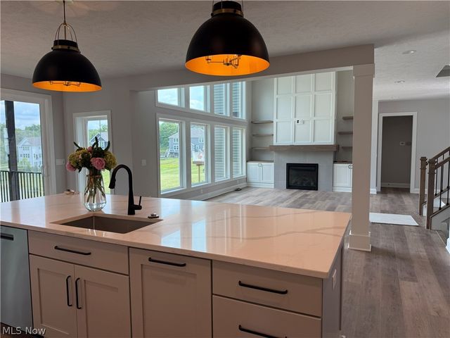 5512 Stone Creek Drive, Solon, OH 44139