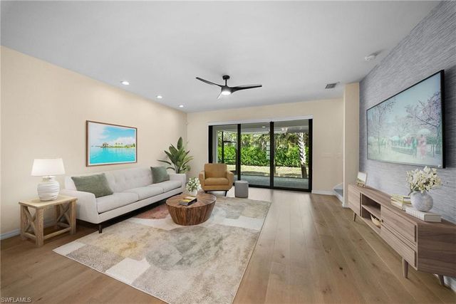 13005 Pembroke DR, Naples, FL 34105