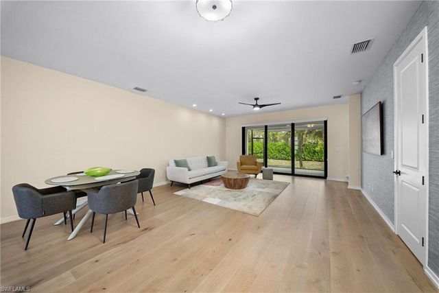 13005 Pembroke DR, Naples, FL 34105