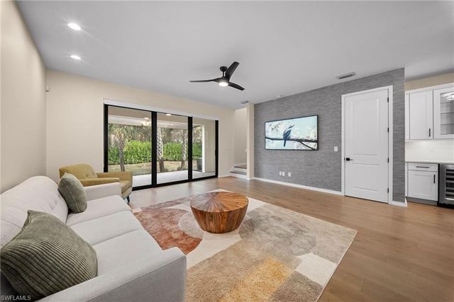 13005 Pembroke DR, Naples, FL 34105