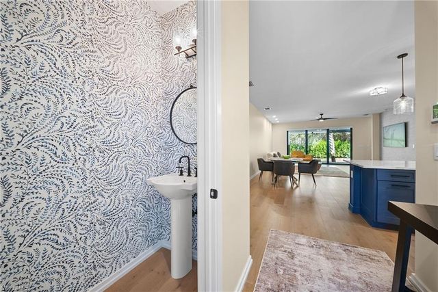 13005 Pembroke DR, Naples, FL 34105