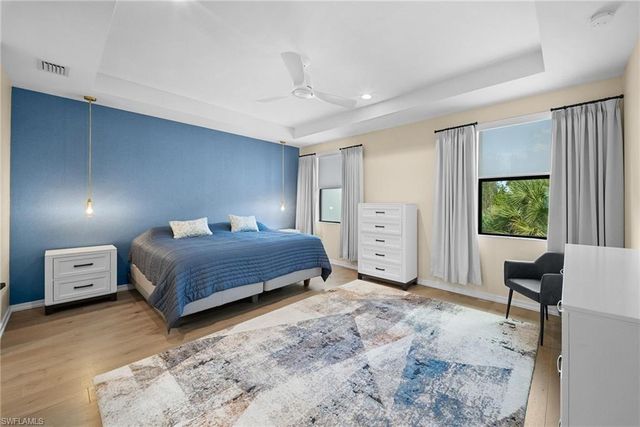 13005 Pembroke DR, Naples, FL 34105