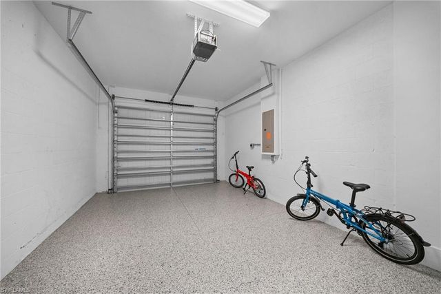 13005 Pembroke DR, Naples, FL 34105