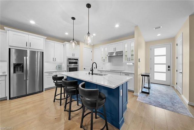 13005 Pembroke DR, Naples, FL 34105