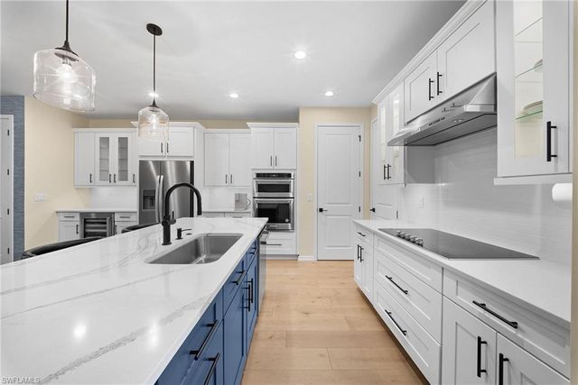 13005 Pembroke DR, Naples, FL 34105