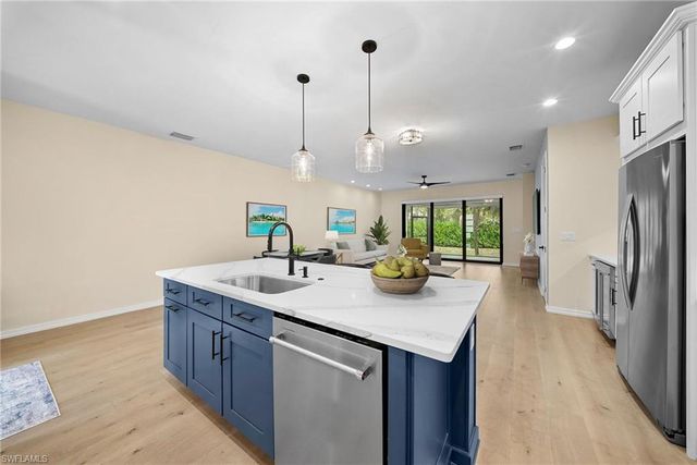 13005 Pembroke DR, Naples, FL 34105