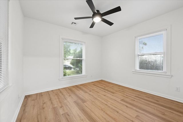 1424 S Erie Avenue, Tulsa, OK 74112