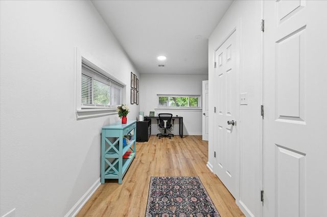 1424 S Erie Avenue, Tulsa, OK 74112