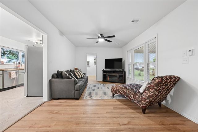 1424 S Erie Avenue, Tulsa, OK 74112