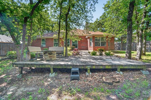 549 Dylan Court, Azle, TX 76020