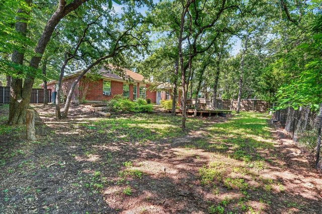 549 Dylan Court, Azle, TX 76020