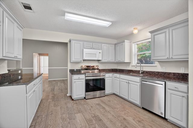 549 Dylan Court, Azle, TX 76020
