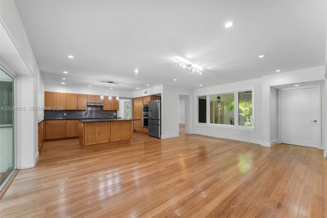 7711 SW 47th Avenue, Coral Gables, FL 33143