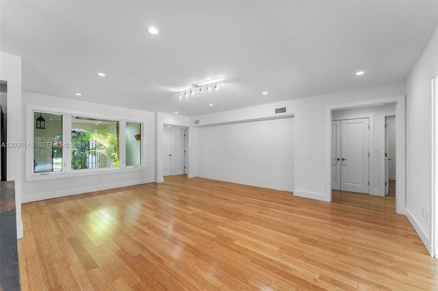 7711 SW 47th Avenue, Coral Gables, FL 33143