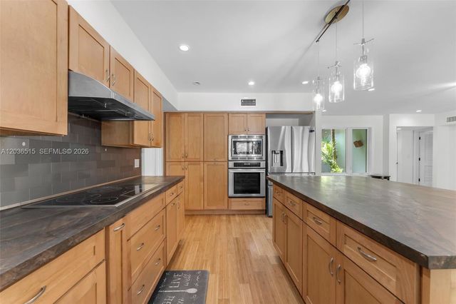 7711 SW 47th Avenue, Coral Gables, FL 33143