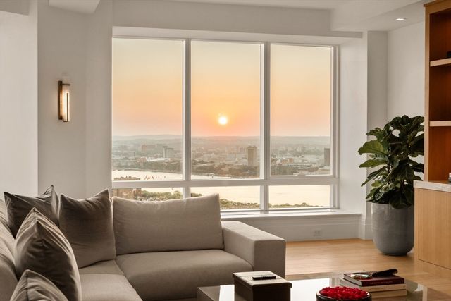 2 Avery PH 3C, Boston, MA 02111