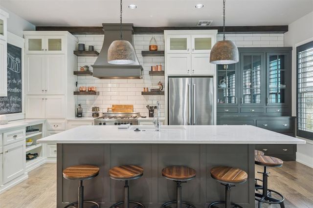 13 Redbud Street, Carlton Landing, OK 74432