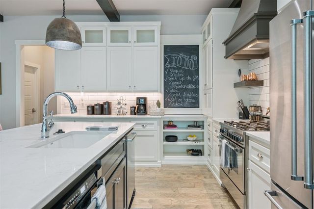 13 Redbud Street, Carlton Landing, OK 74432