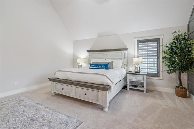 13 Redbud Street, Carlton Landing, OK 74432