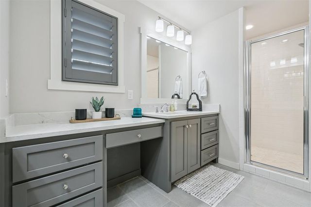 13 Redbud Street, Carlton Landing, OK 74432