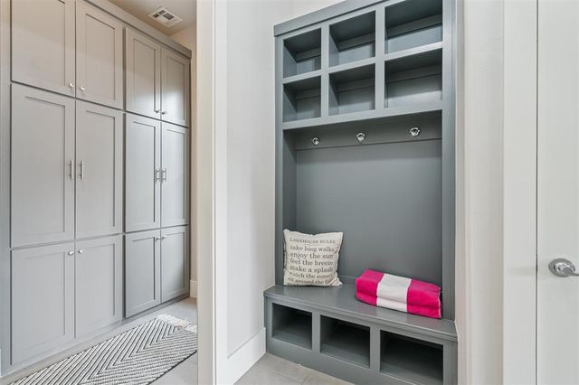 13 Redbud Street, Carlton Landing, OK 74432