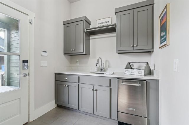 13 Redbud Street, Carlton Landing, OK 74432