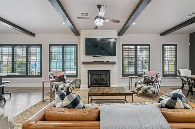 13 Redbud Street, Carlton Landing, OK 74432