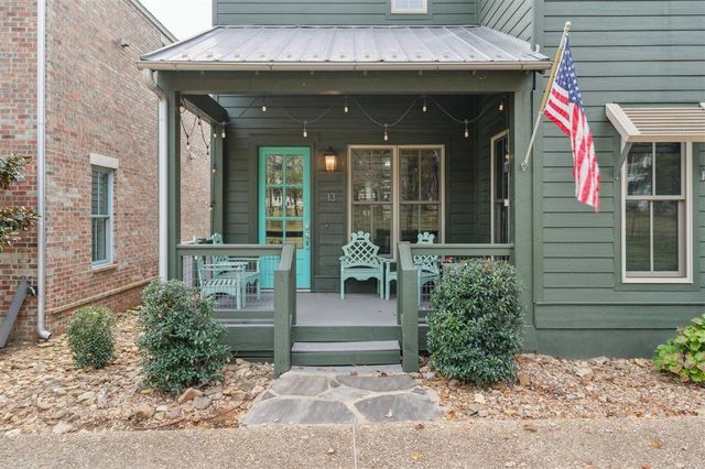 13 Redbud Street, Carlton Landing, OK 74432