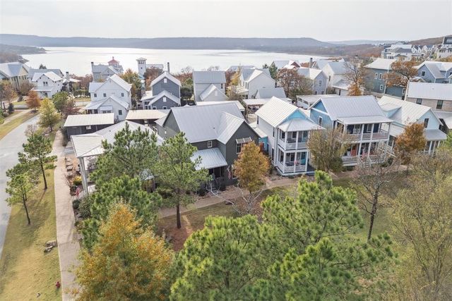 13 Redbud Street, Carlton Landing, OK 74432