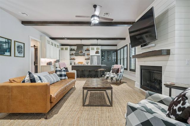 13 Redbud Street, Carlton Landing, OK 74432