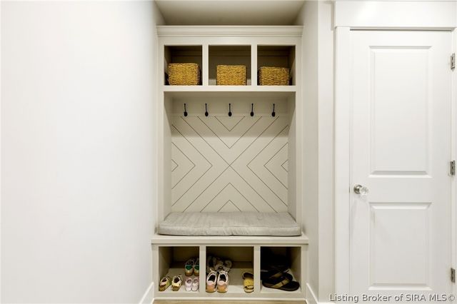 4002 Williams Crossing Way, Jeffersonville, IN 47130