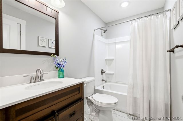 4002 Williams Crossing Way, Jeffersonville, IN 47130