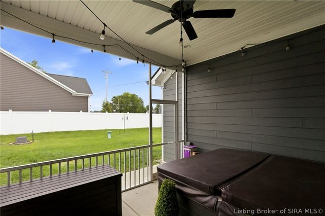 4002 Williams Crossing Way, Jeffersonville, IN 47130