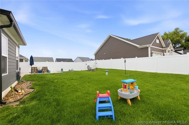 4002 Williams Crossing Way, Jeffersonville, IN 47130
