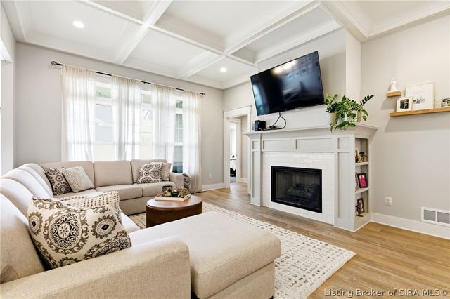 4002 Williams Crossing Way, Jeffersonville, IN 47130
