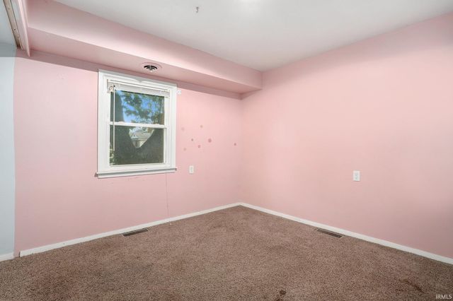 1707 W East Lake Drive, Elkhart, IN 46514