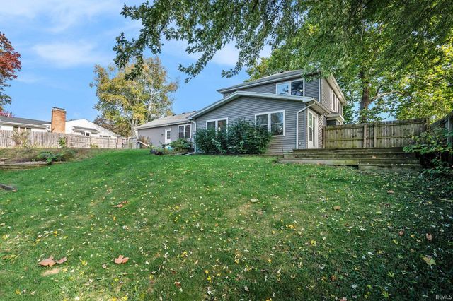 1707 W East Lake Drive, Elkhart, IN 46514