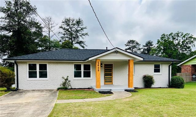 2649 Oak Circle, Ellenwood, GA 30294