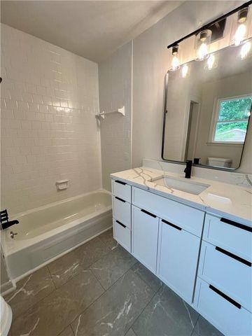 2649 Oak Circle, Ellenwood, GA 30294